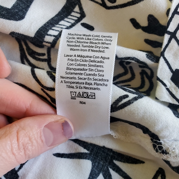 No Boundaries Graphic Print Button Down Shirt - Picture 4 of 7